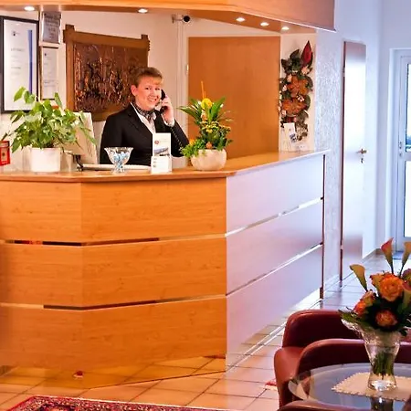 Rosenhof 3*