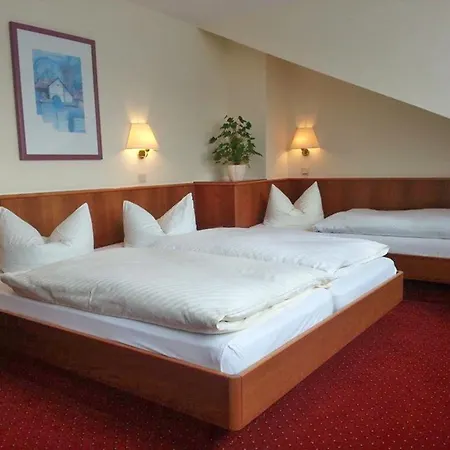 Rosenhof 3*